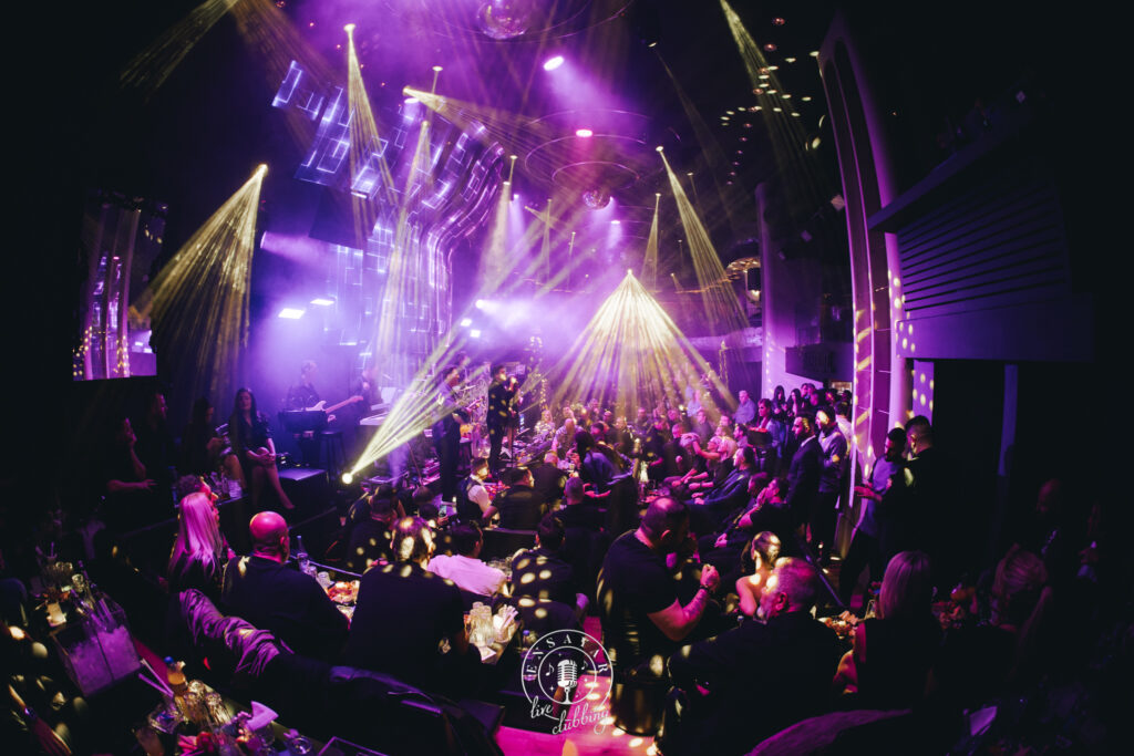 487479772_1062229359264169_7596843239483175498_n-1024x683 Ensayar Live stage Θεσσαλονίκη Μάκης Δημάκης Ραζή 2026