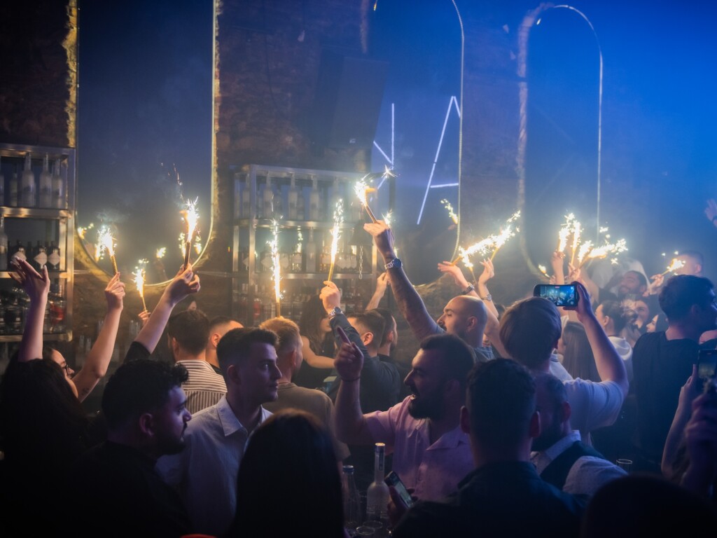 491921656_122115471752813589_3186744460917967836_n-1024x768 Μπουζούκια Θεσσαλονίκη 2026 Σχήματα Σήμερα