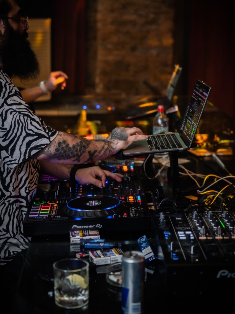 493041684_122116775900813589_2130164185065451693_n-768x1024 AK Club Thessaloniki Τηλέφωνο Λαδάδικα