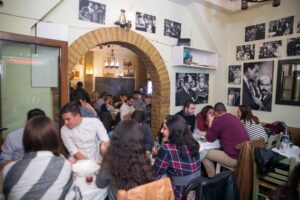 49400894_2270387422980958_1040243737675956224_n-300x200 Ούζο στον Πίνακα Μουσικοταβέρνα Τηλέφωνο Θεσσαλονίκη