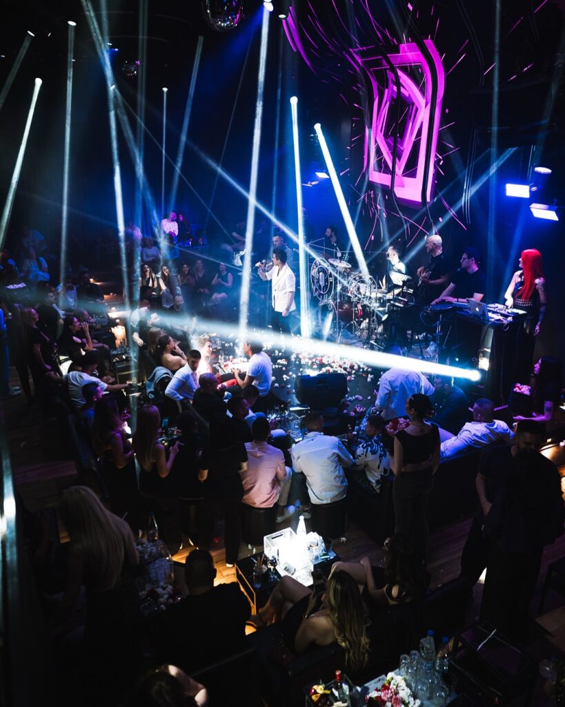 494504025_18270872032285144_7186623070574745995_n-819x1024 Ensayar Live stage Θεσσαλονίκη Μάκης Δημάκης Ραζή 2026