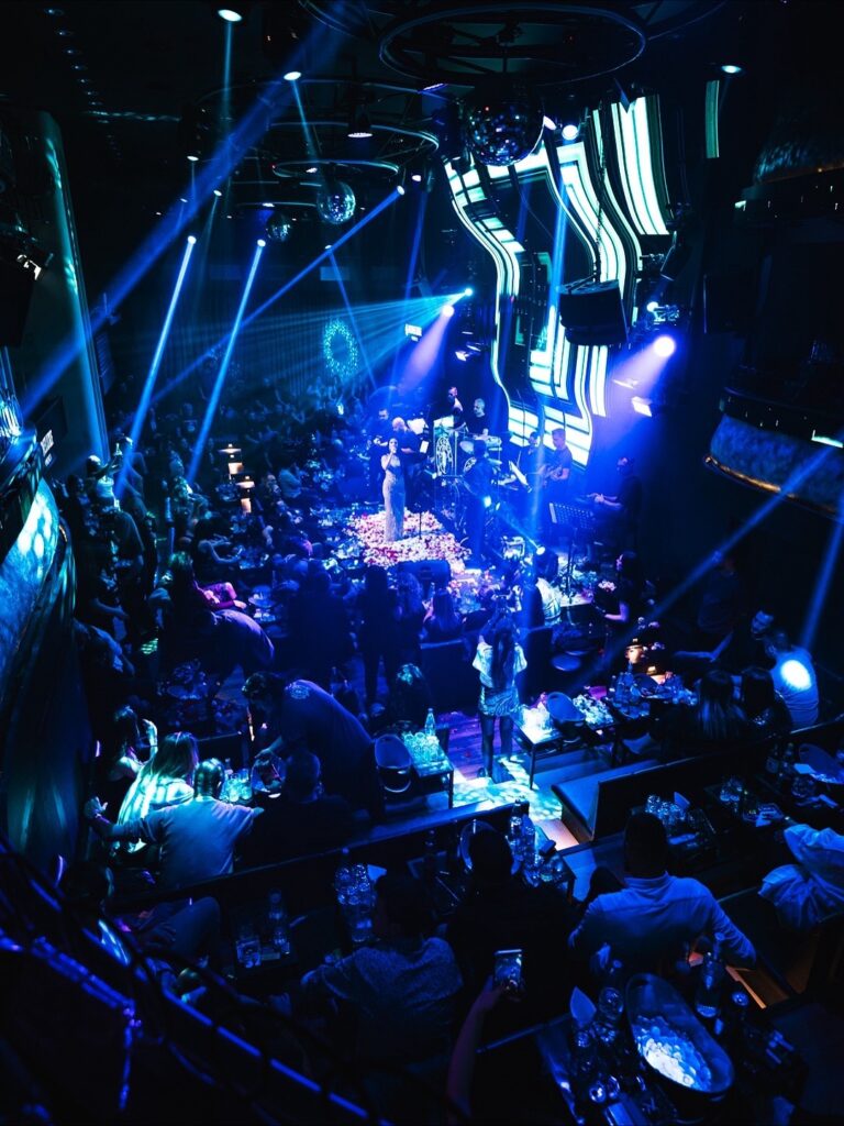 581411376_18296953528285144_7853434032835013599_n-768x1024 Ensayar Live stage Θεσσαλονίκη Μάκης Δημάκης Ραζή 2026