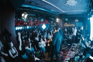 600965232_834754442806740_4141310649044043398_n-300x200 Cabare Club Θεσσαλονίκη Γιώργος Τσαλίκης  2026