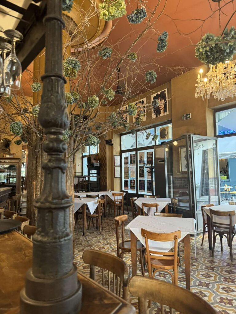 viber_image_2026-01-09_10-44-37-244-768x1024 Ντορέ Εστιατόριο με μουσική Λευκός Πύργος Θεσσαλονίκη